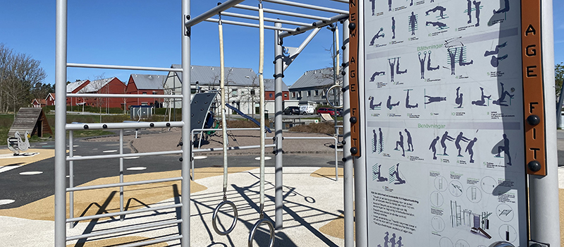 Frösundaviks utegym med träningsredskap i Bålsta